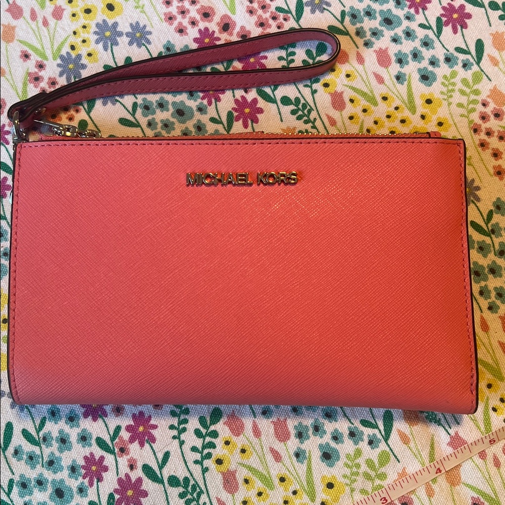 Michael Kors Coral Pink Tote, Satchel & Wallet Set - Picture 4 of 7